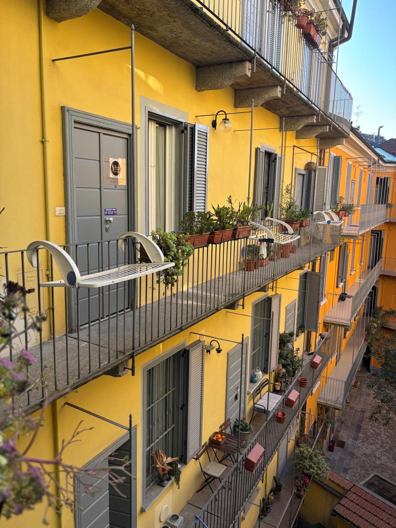 La Vecchia Milano-Les Nubles Vannucci - Il Ballatoio E Il Cortile Eksteriør billede