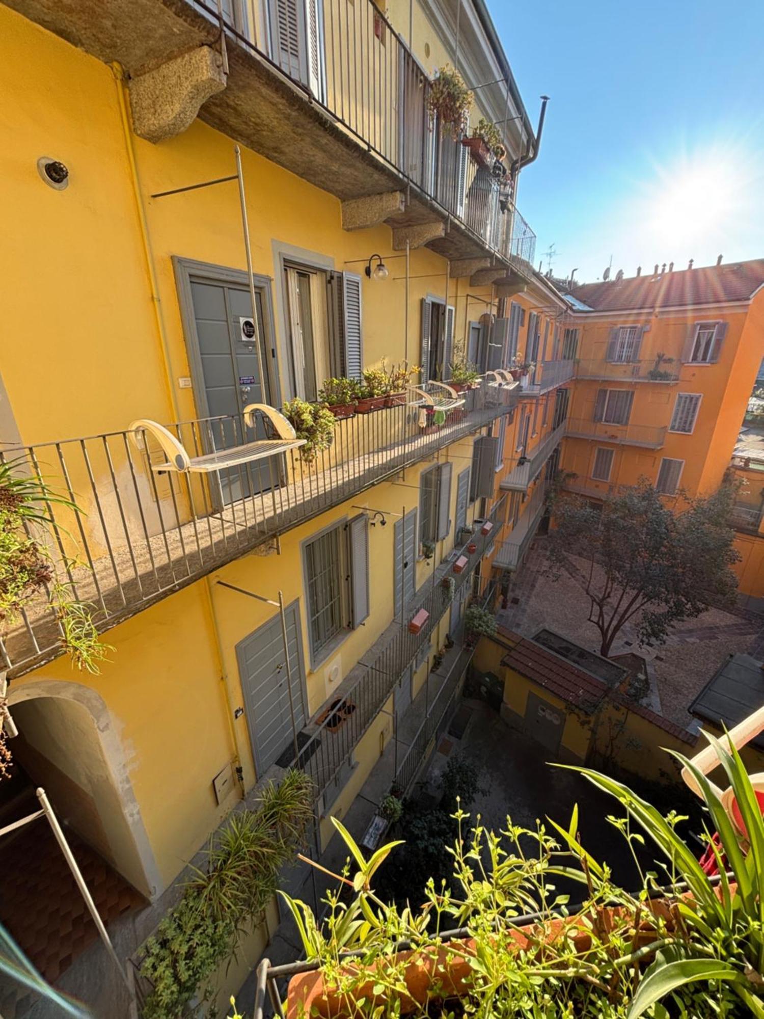 La Vecchia Milano-Les Nubles Vannucci - Il Ballatoio E Il Cortile Eksteriør billede