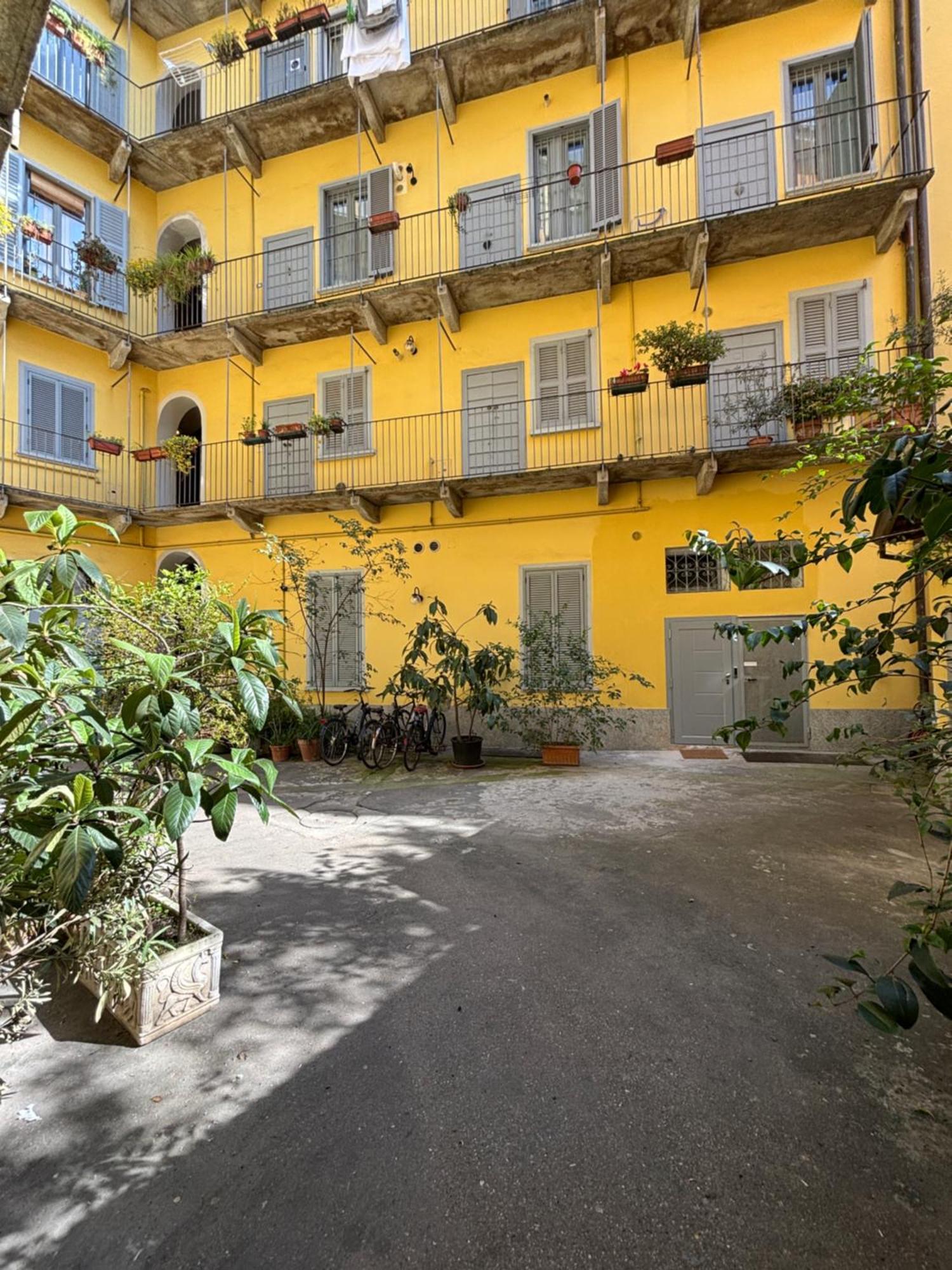 La Vecchia Milano-Les Nubles Vannucci - Il Ballatoio E Il Cortile Eksteriør billede